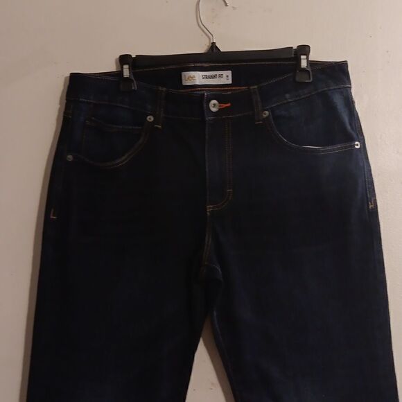 Lee Men's Straight Fit, Straight Leg Dark Wash Jean's. Excellent Pre-Owned Cond - Picture 1 of 8